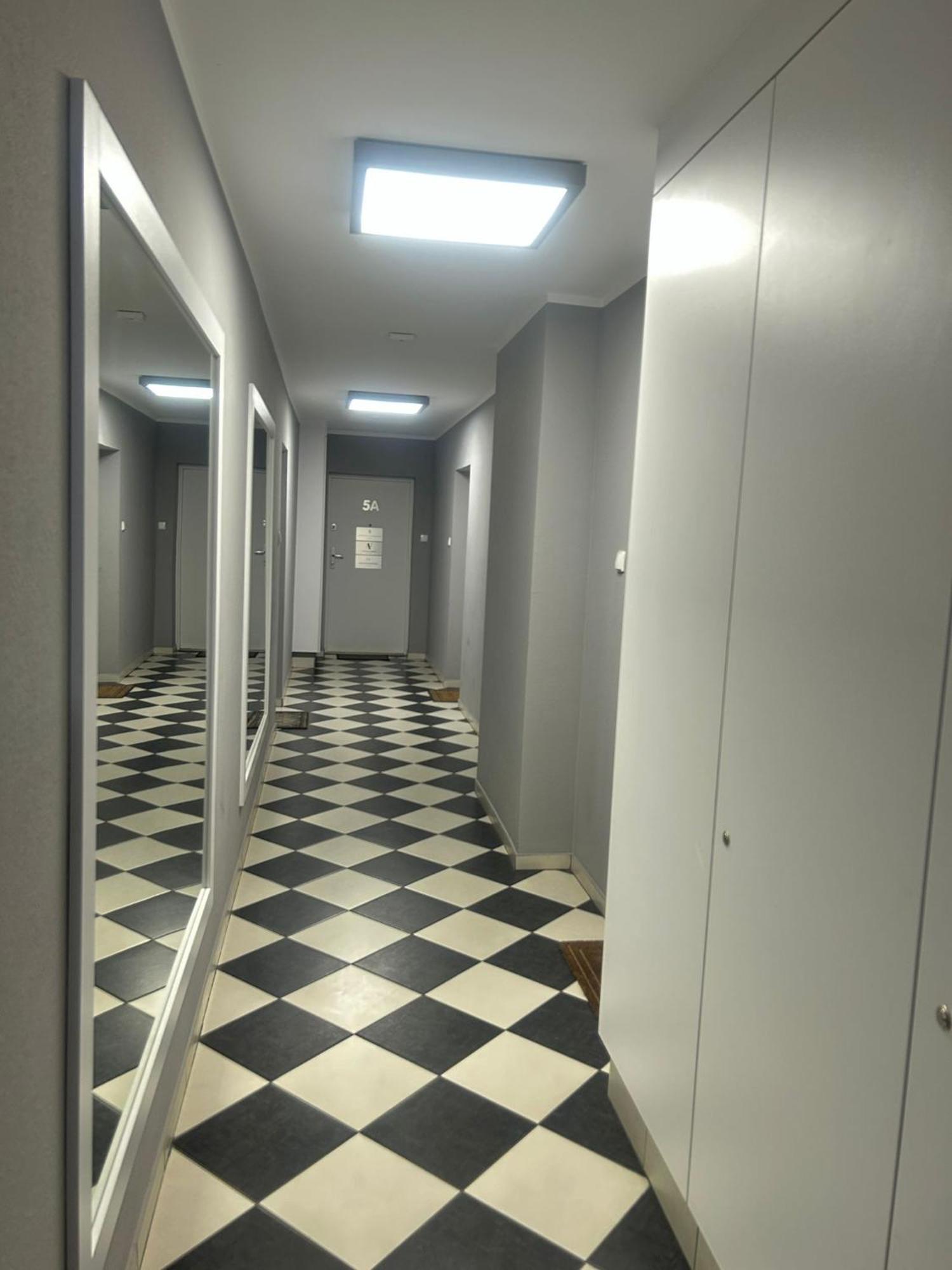 Apartment Black